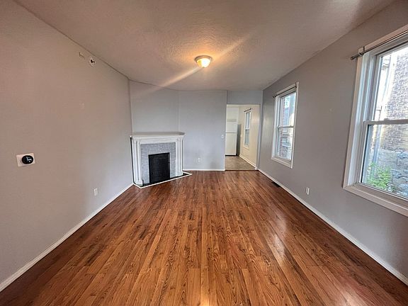 3rd image of 313 Prospect Ave NE