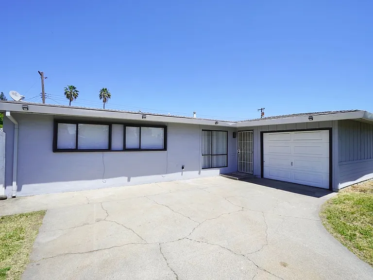 6548 Stoneman Dr — Photo 3