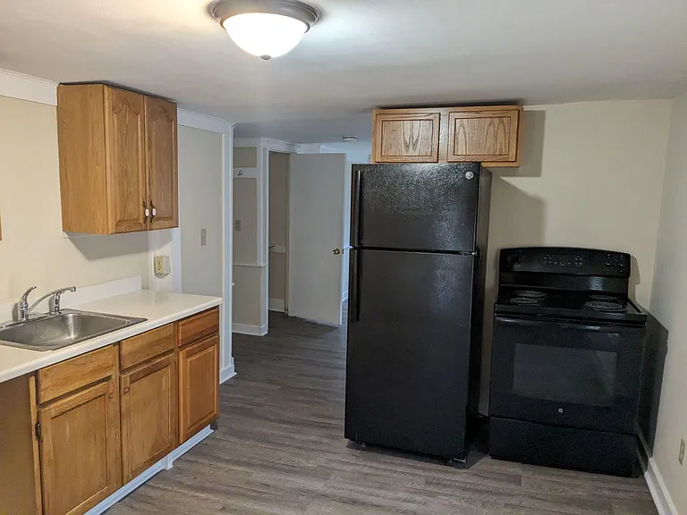 464 Pleasant St #8 — Photo 6