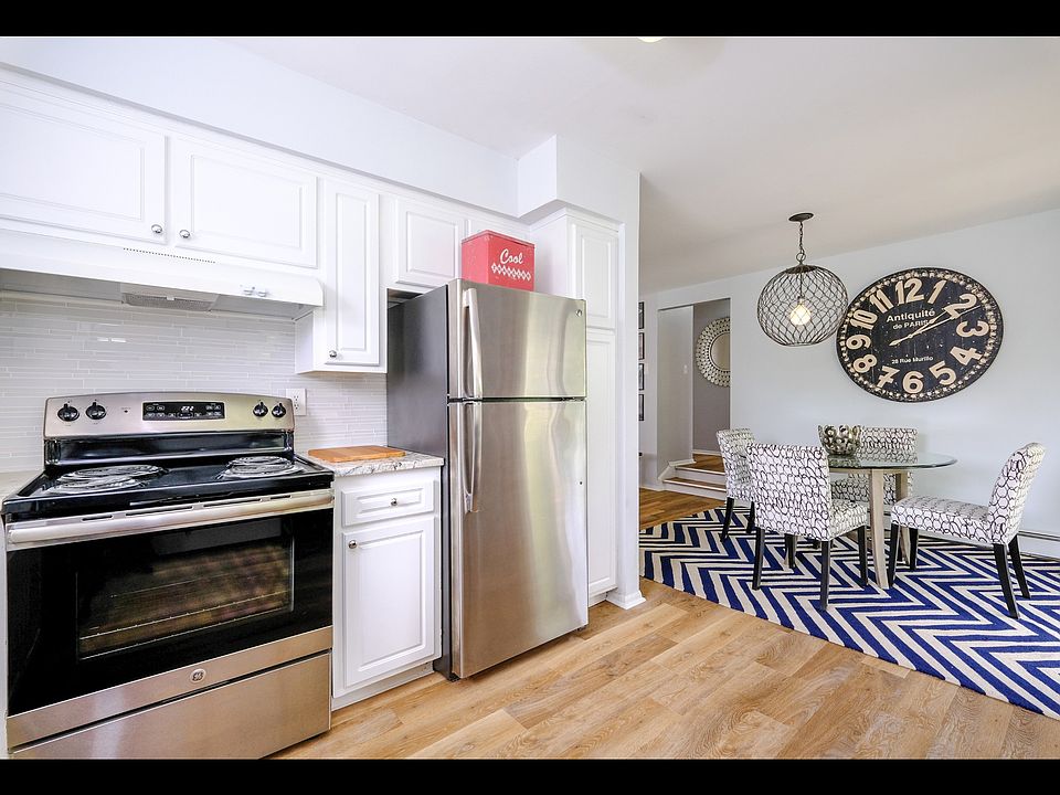 1st image of 25 Weaver Dr #1-094A