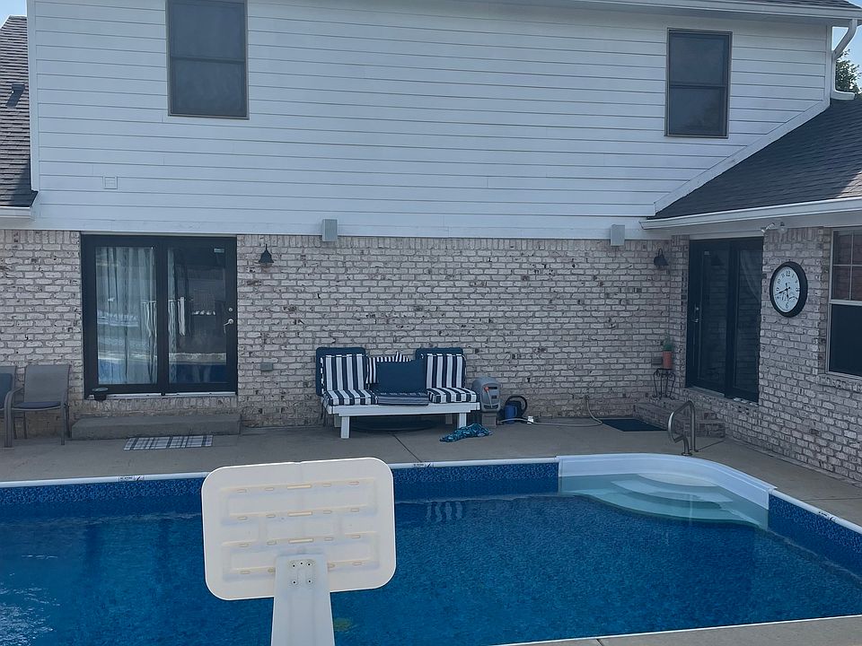 2nd image of 519 Leah Way