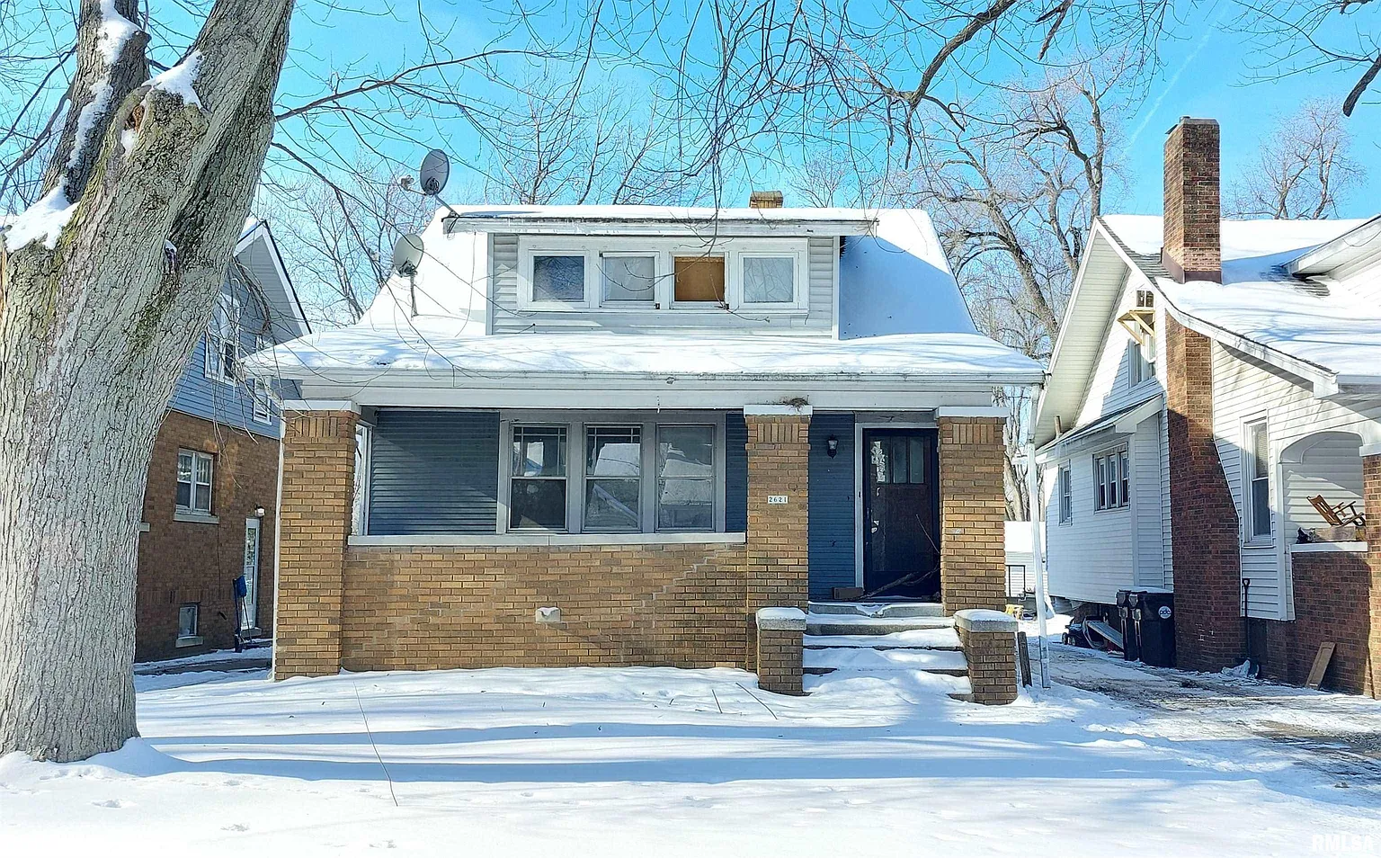 2621 N Linn St photo 1