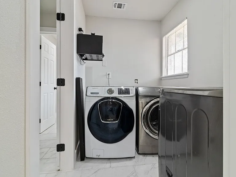 2831 Whisper View St — Photo 32