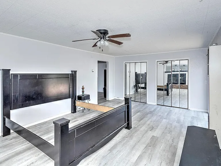 606 N I St — Photo 9