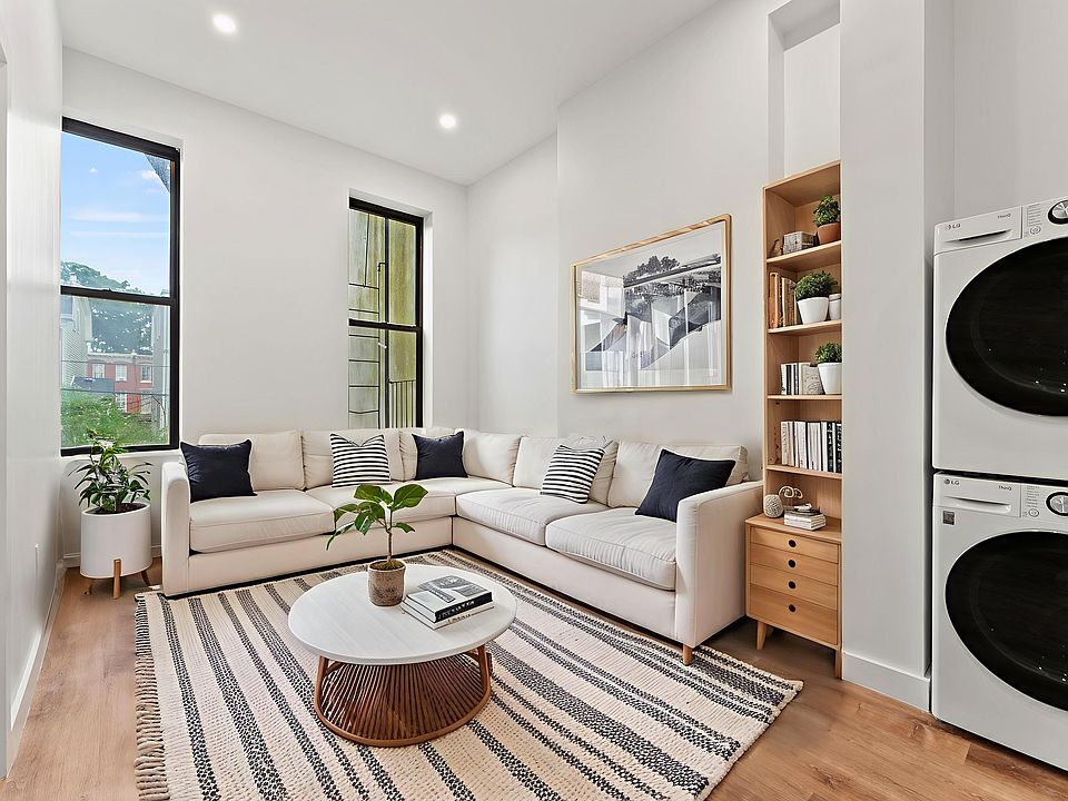 1st image of 125 Saint James Pl #2R