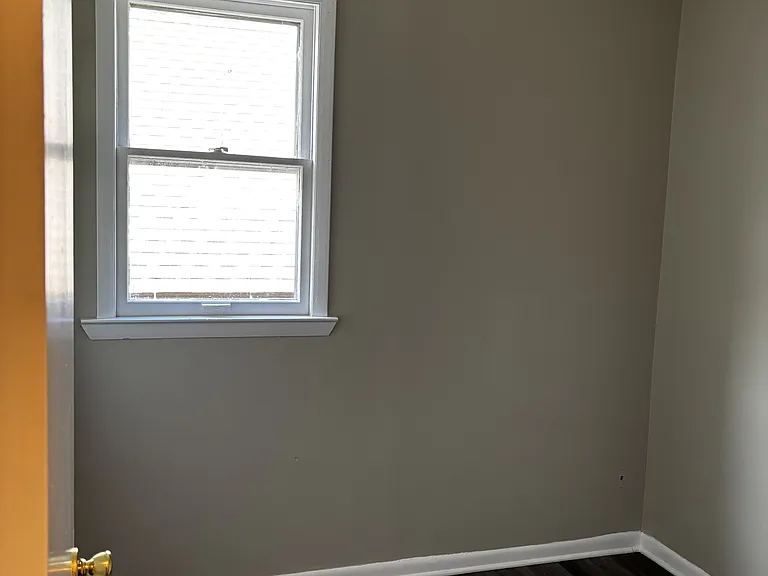 2468 S 6th St — Photo 5