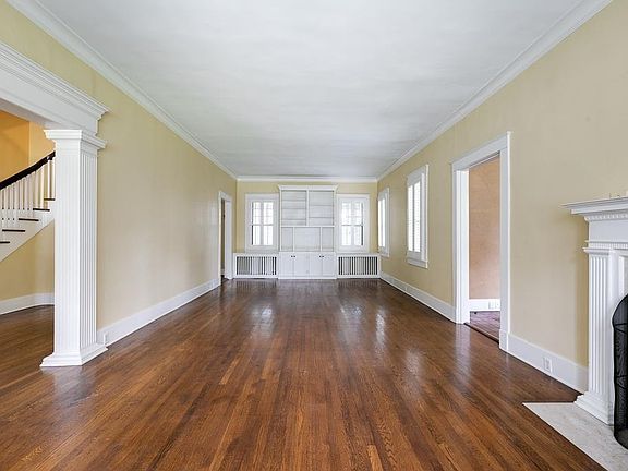 3rd image of 1471 Central Ave