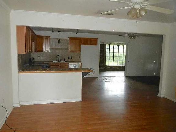 2nd image of 9429 Boxwood Dr