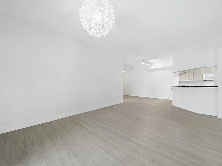 3020 Alcazar Pl #202 — Photo 11