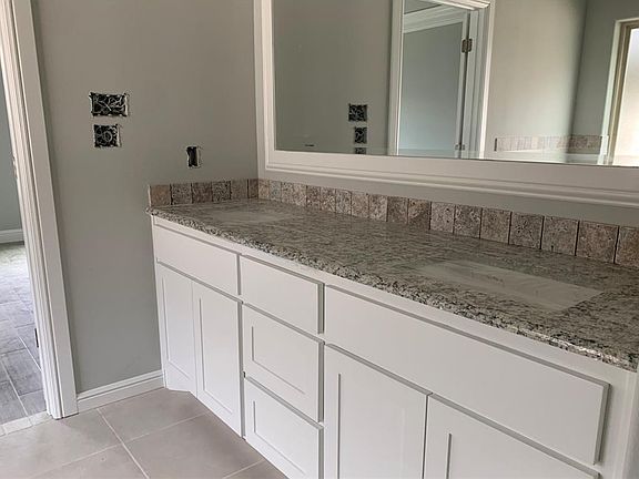 4th image of 307 Jacinth Ln