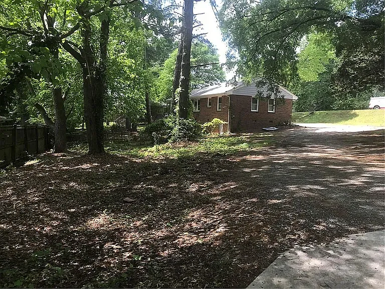 1833 Austell Rd SW — Photo 2