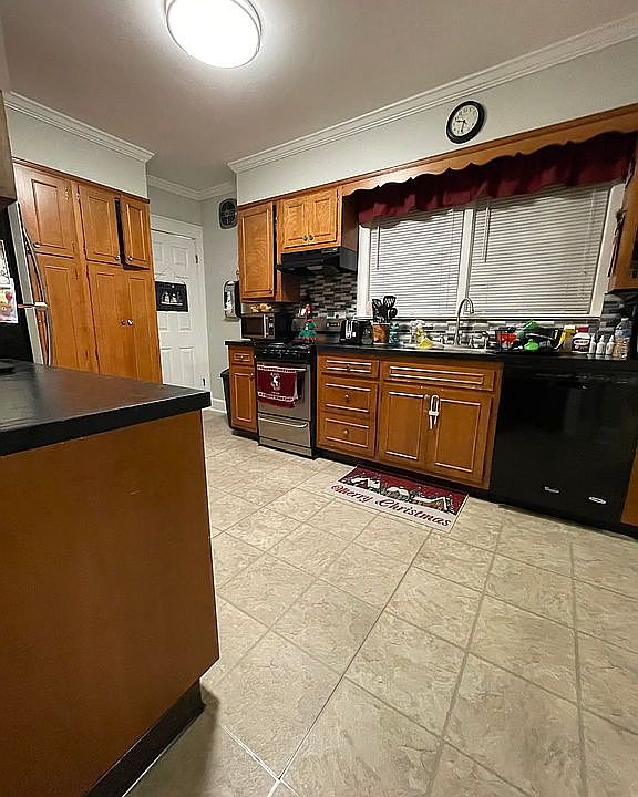 1st image of 136 Nutley Ave