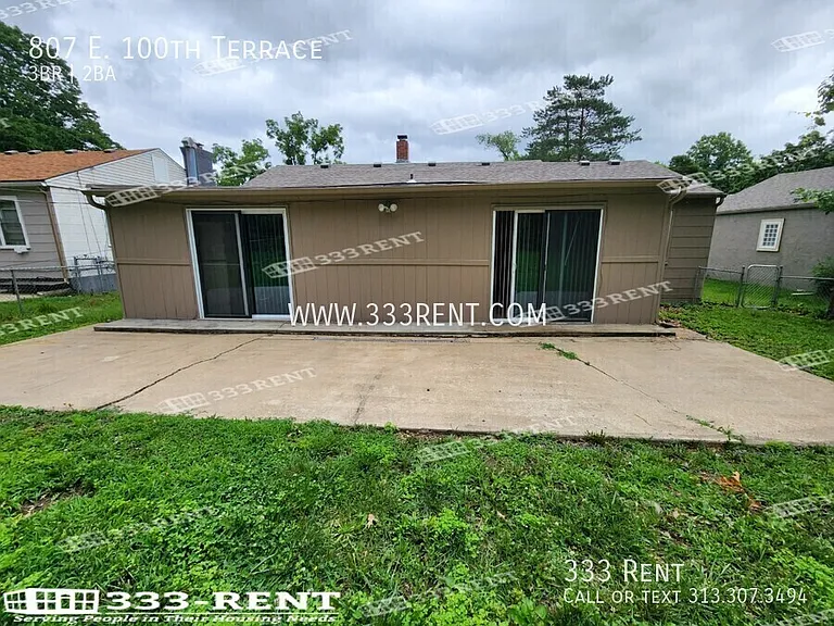 807 E 100th Ter — Photo 17