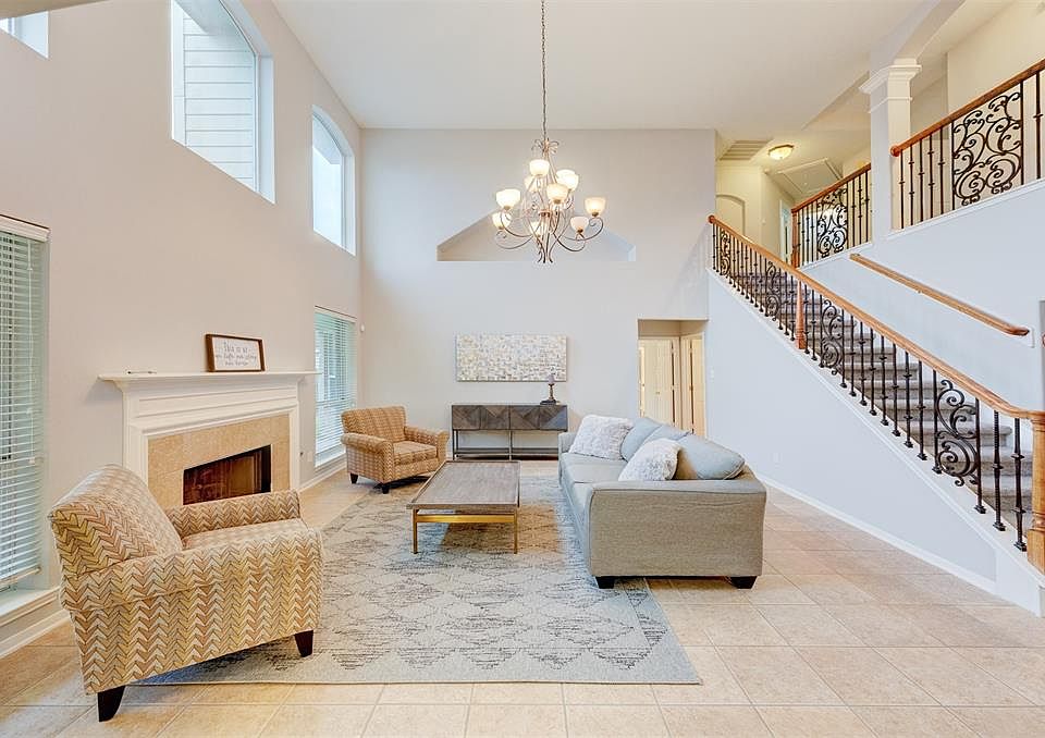 1st image of 5219 Summer Oak Dr