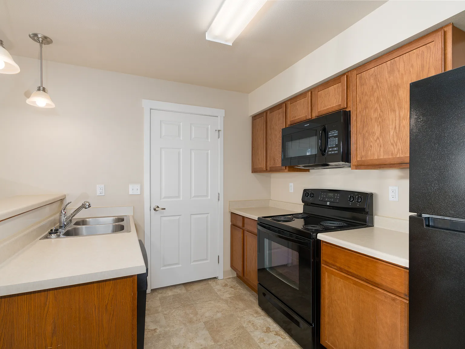 1 bed, 657 sqft, $1,285 — Photo 1