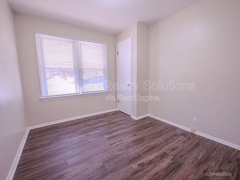 10200 Tappan Dr — Photo 17