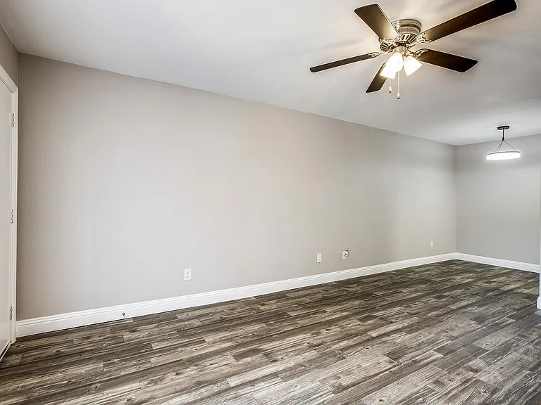 808 E Sanford St — Photo 8