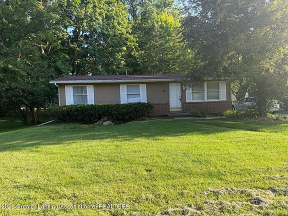 3rd image of 411 Sawyer Rd