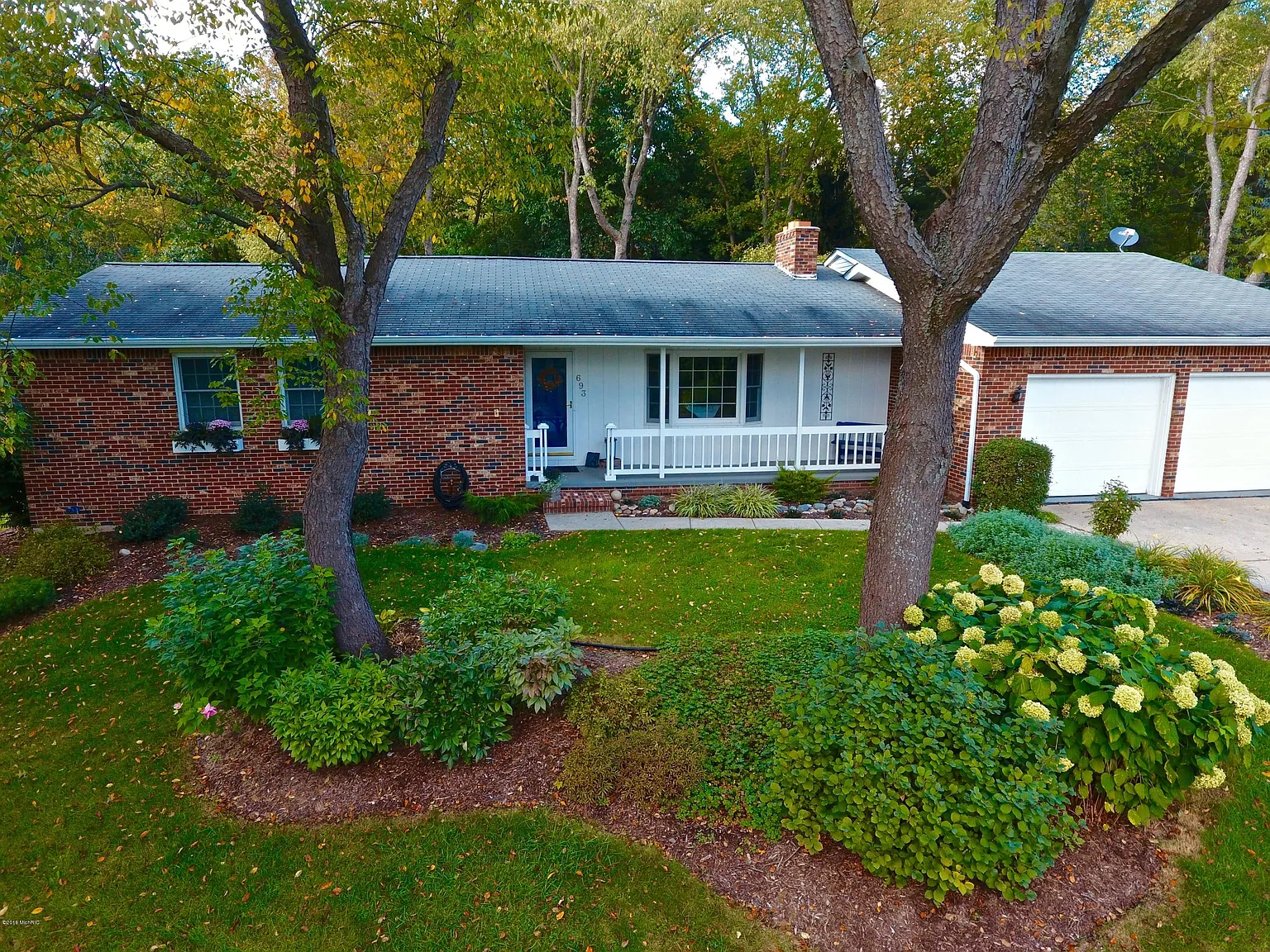 693 Prairie Creek Rd photo 1