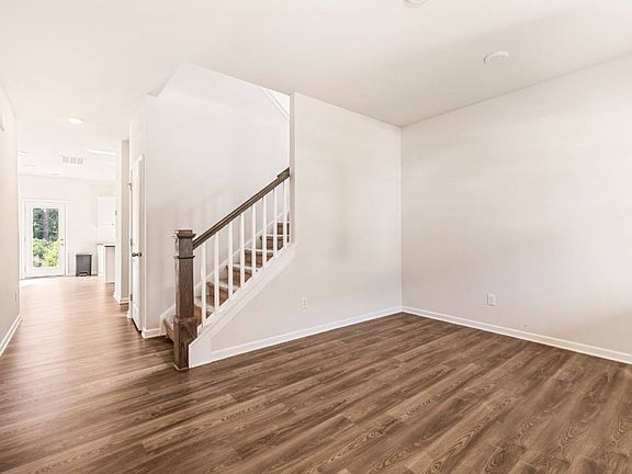 5th image of 2216 Sussex Rd