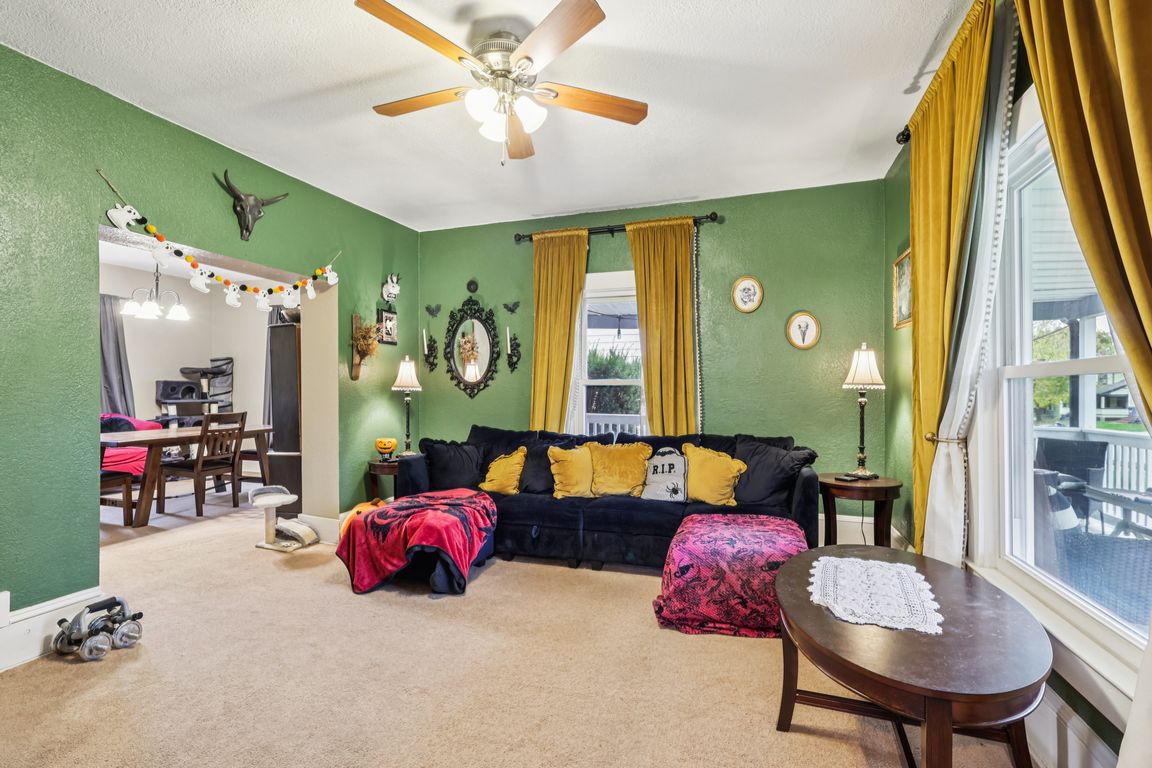 next background image