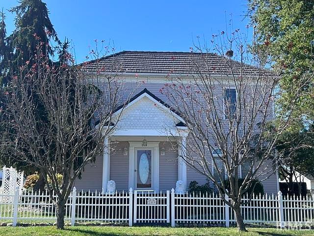 1st image of 209 S Logan St