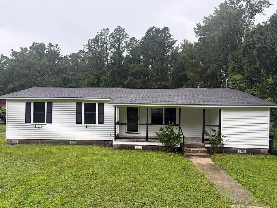 144 Hutchinson Ct
