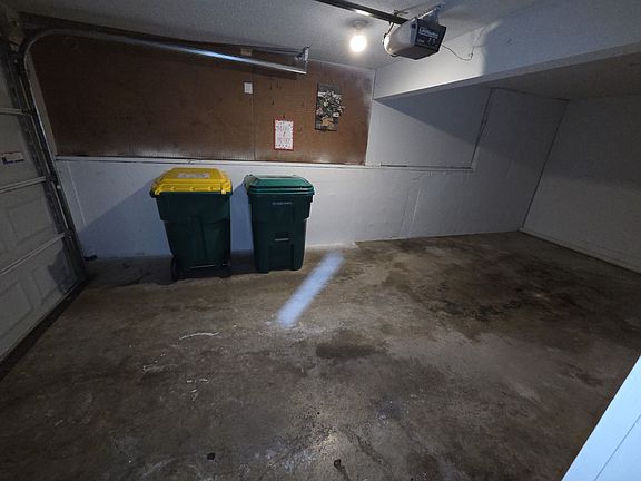 3rd image of 2813 Eaton St