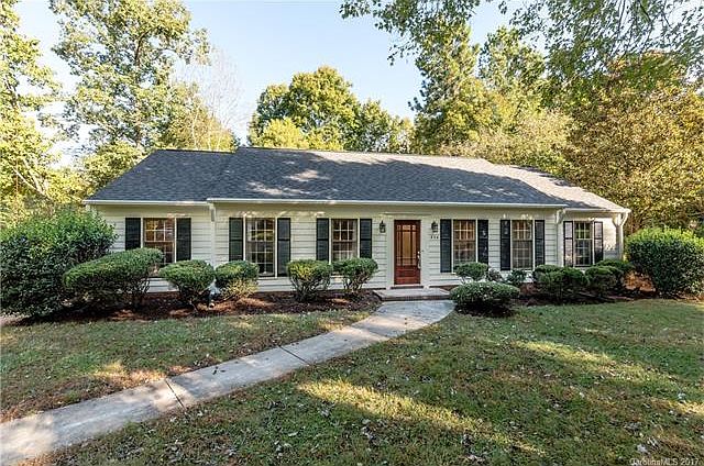 1st image of 404 Hickok Ct