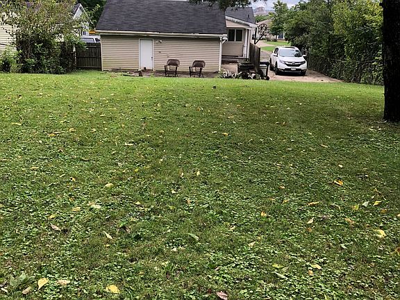 4th image of 4201 Helton Dr