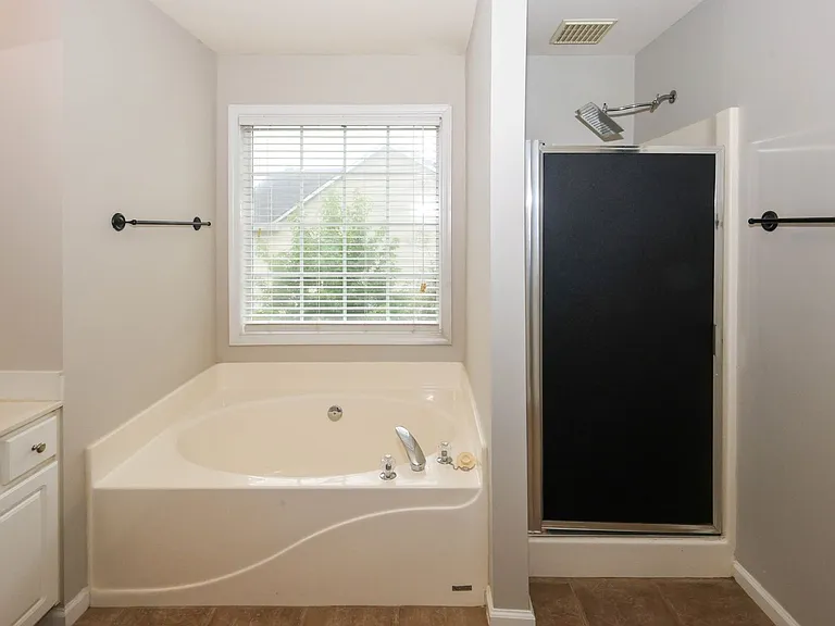 2895 Haynes Club Cir SW — Photo 37