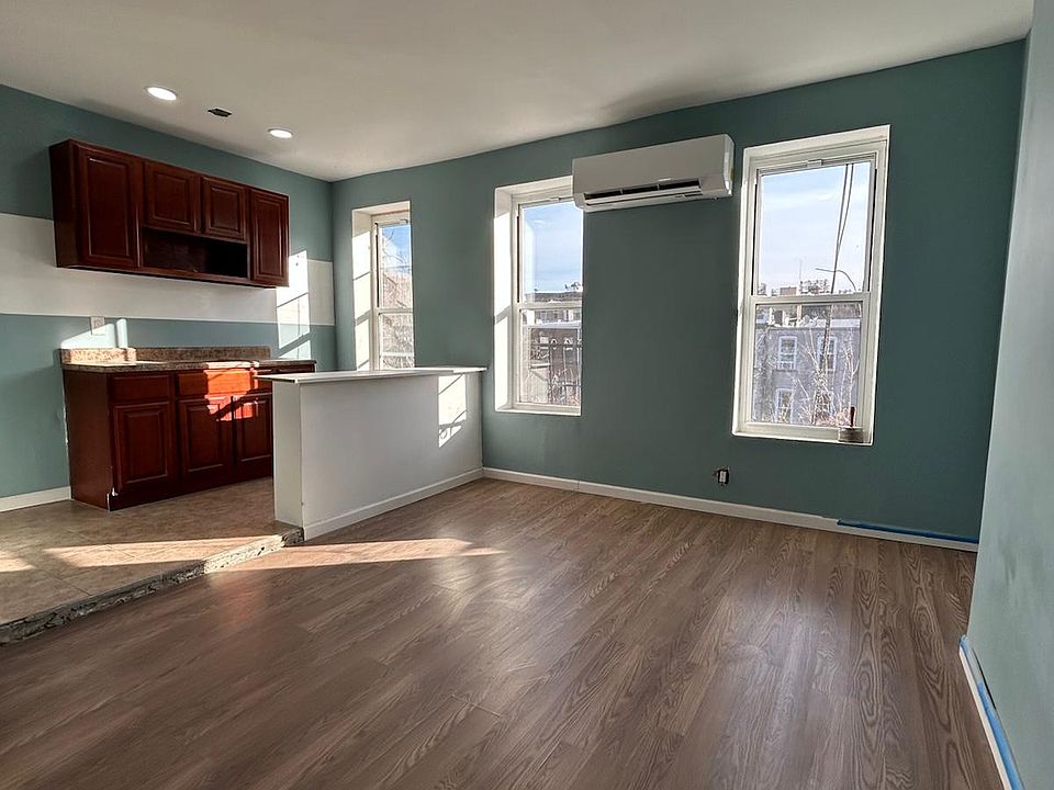 1st image of 172 Hull St #172