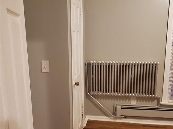 3rd image of 59 Glenwood Ave #1FF