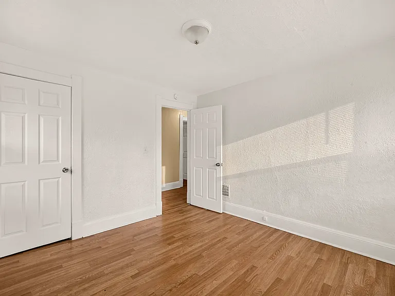 3726 Homewood Ave — Photo 32