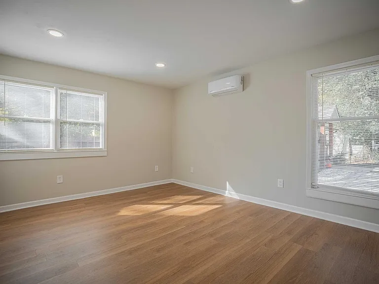 230 Habersham Dr — Photo 8