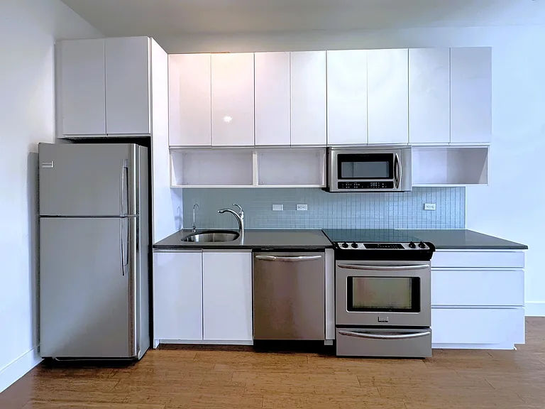 217 Newark Ave #517 — Photo 2