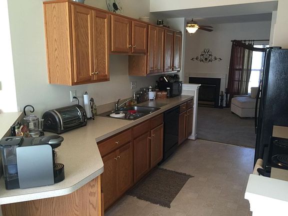 2nd image of 9820 Magnolia Pointe Cir