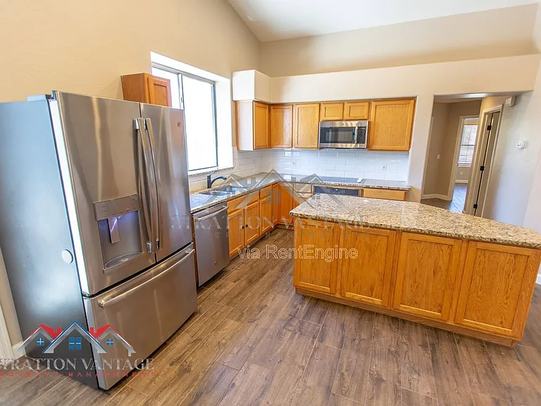 38414 N 12th St — Photo 20