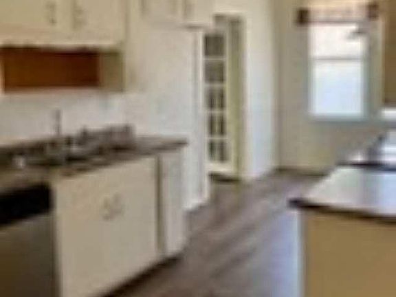 4th image of 901 W 34th Ave
