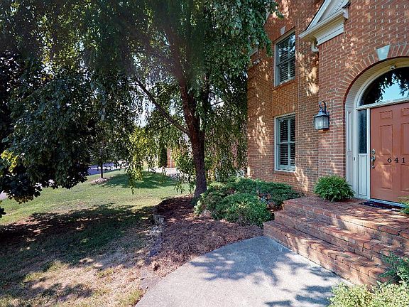 3rd image of 641 Sedgley Dr