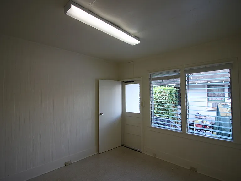 1076-1084 Karratti Ln — Photo 15