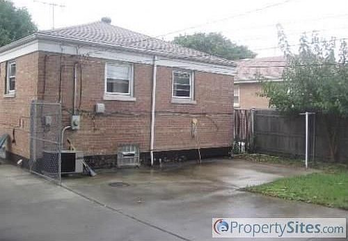 3rd image of 8429 Narragansett Ave