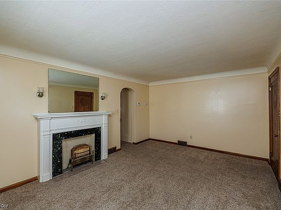 4th image of 6404 Woodhaven Ave