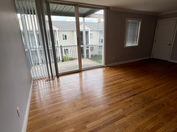 305 N Eton St APT C, Birmingham, MI 48009