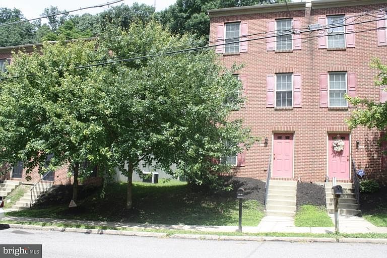 1st image of 250 Parker Ave