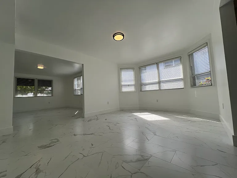 219 Danube Ave #A — Photo 3