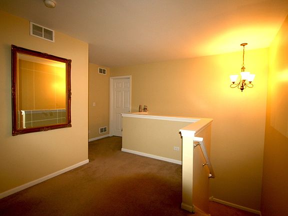 4th image of 1727 Woodside Dr