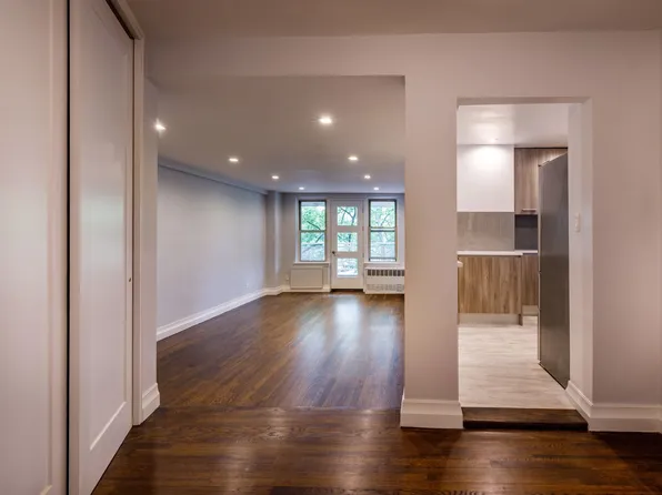 770 Ocean Parkway image 1 of 12