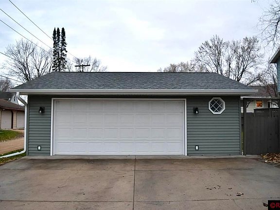 3rd image of 1403 Carney Ave
