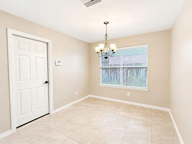 1823 Strongs Ct — Photo 16
